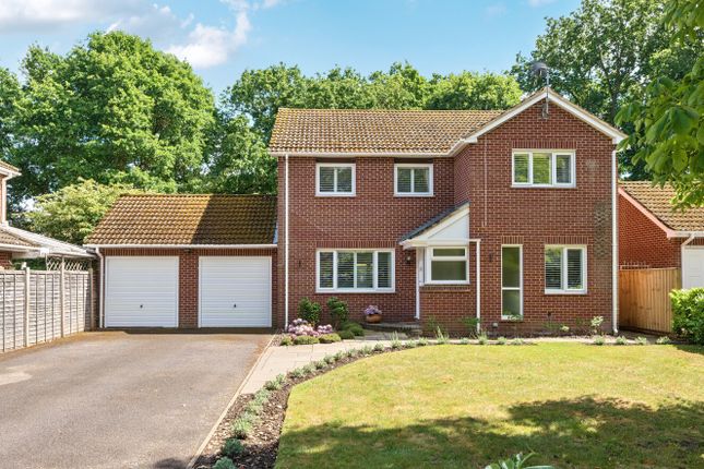 4 bed property, in Reeves Way, £925,000