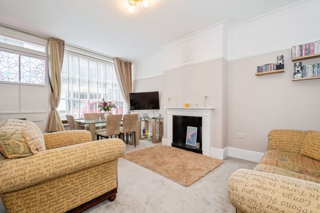 3 bed property, in King Street, £155,000