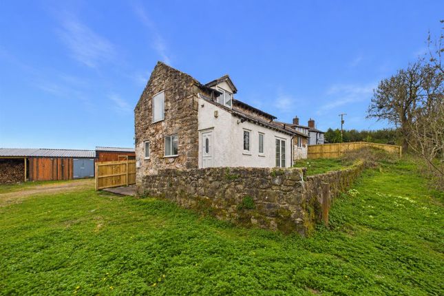 4 bed property, in Ffordd Y Pentre, £325,000