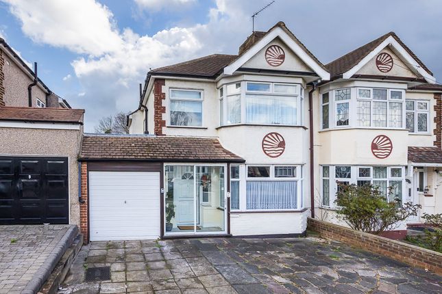 3 bed property, in Goodwood Avenue, £560,000