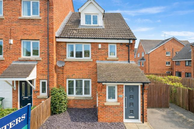 3 bed property, in Newlands, £325,000