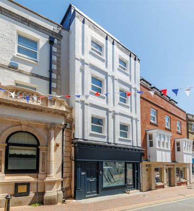 5 bed property, in Cowes, £1,100,000