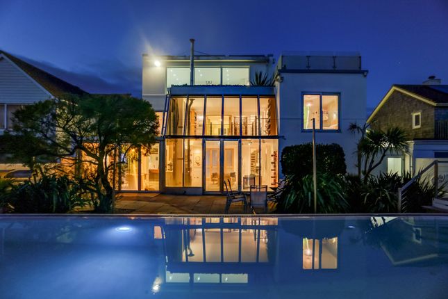 5 bed property, in Old Fort Road, £2,500,000