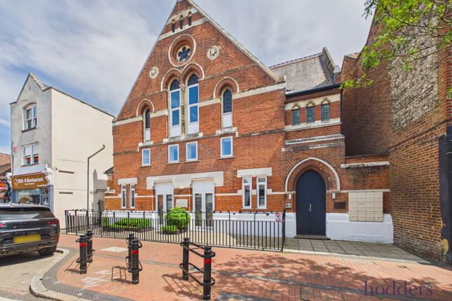 1 bed property, in Stanway Place, £150,000