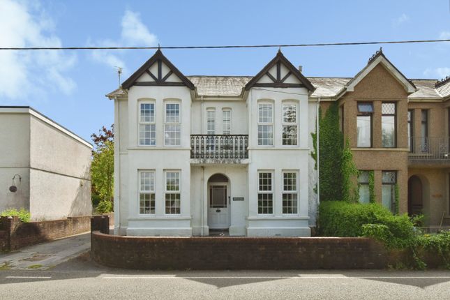 4 bed property, in Pentwyn Road, £275,000