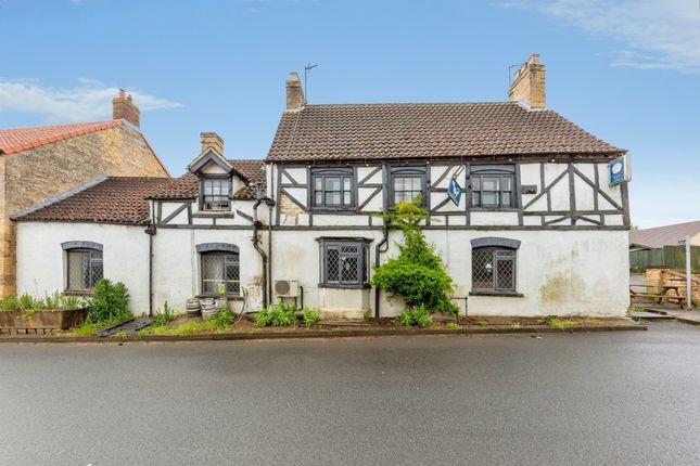 4 bed property, in High Street, £395,000