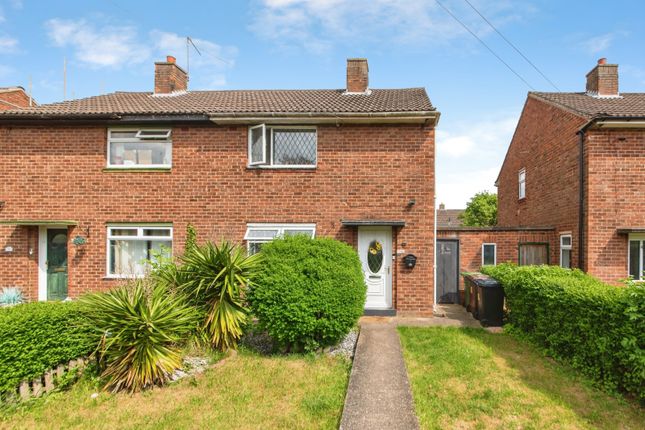 2 bed property, in Woodburn Close, £150,000