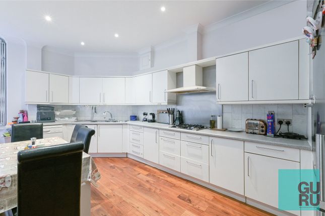 4 bed property, in Oakwood Court, £3,000,000