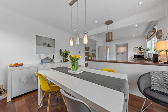 3 bed property, in Wheatley Avenue, £350,000