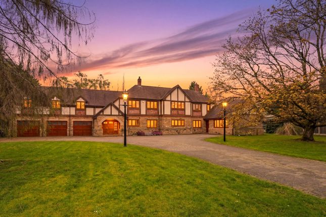 6 bed property, in Birchwood Dell, £1,395,000