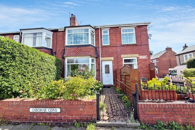 2 bed property, in Osborne Gardens, £180,000