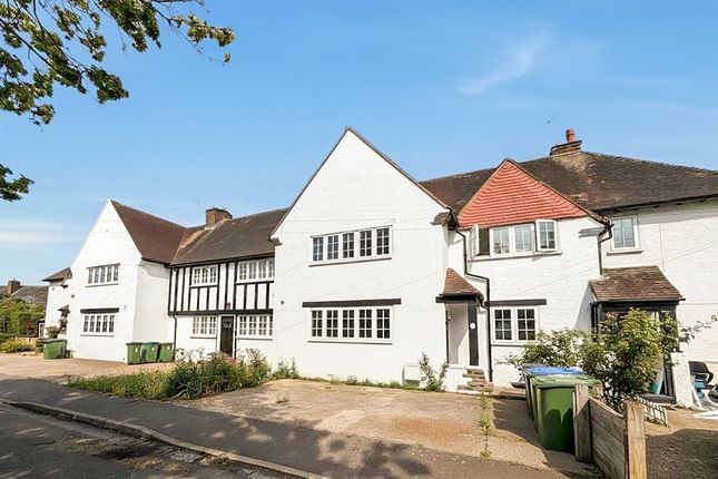 3 bed property, in Sandby Green, £400,000
