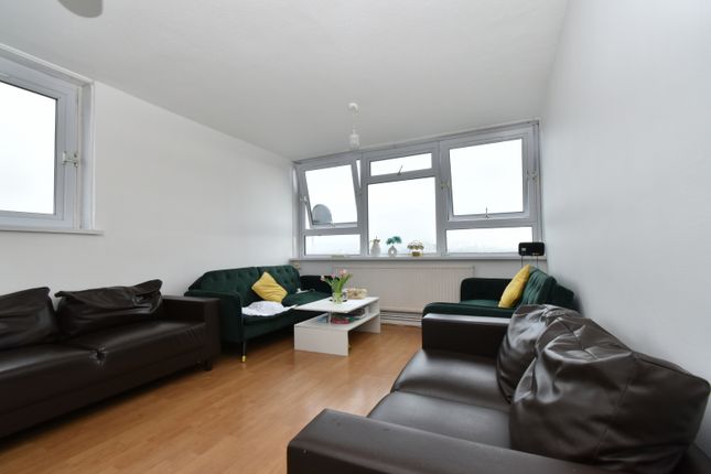 2 bed property, in Southall UB1, £196,500
