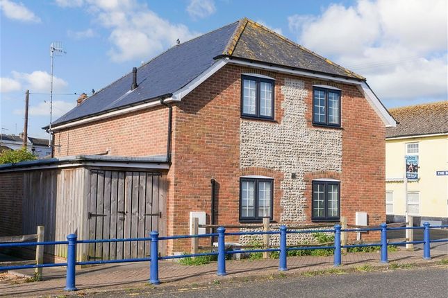 2 bed property, in St. Martin's Lane, £220,000