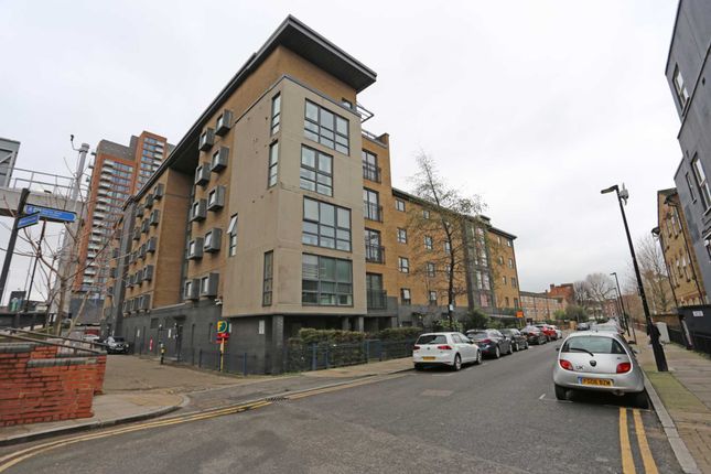 1 bed property, in Wealden House, £315,000