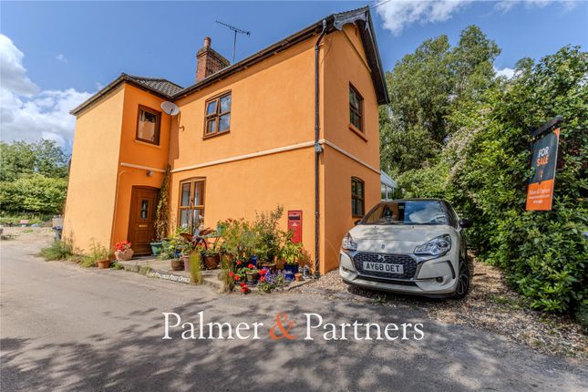 3 bed property, in Lower Street, £450,000