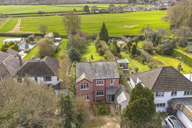4 bed property, in Sheepcote Dell Road, £950,000