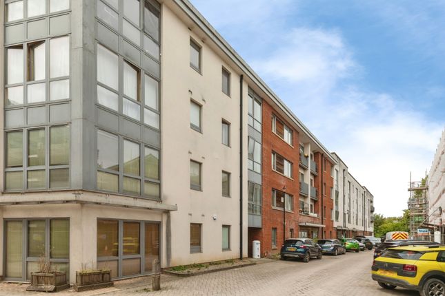 1 bed property, in Barleyfields, £210,000