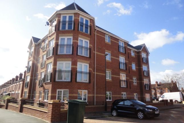 2 bed property, in Signet Square, £130,000