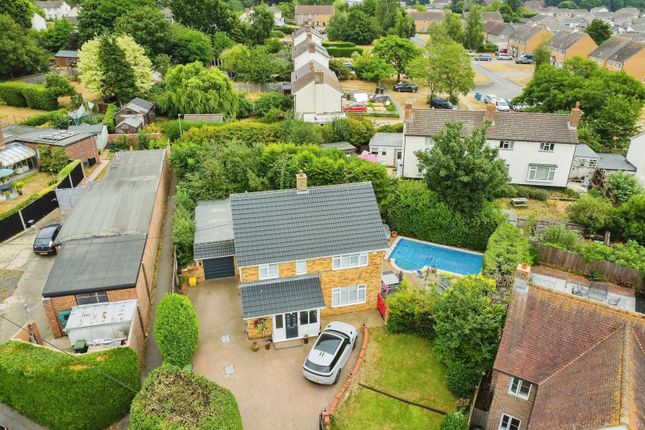 4 bed property, in Brantham Hill, £500,000
