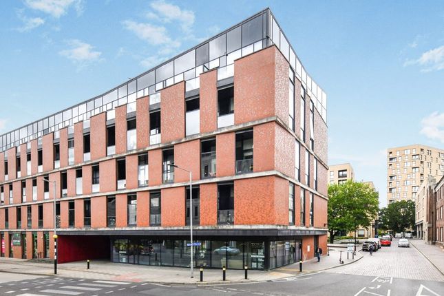 1 bed property, in Waterhouse Court, £215,000