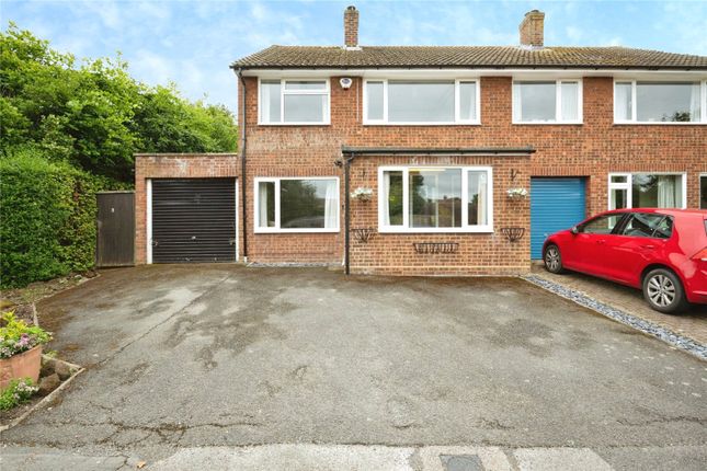 3 bed property, in White Horse Close, £350,000