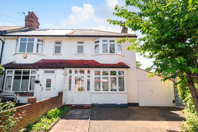 4 bed property, in Woodland Way, £750,000