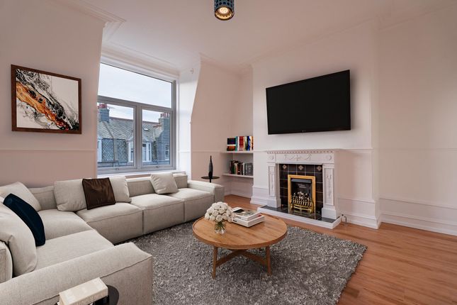 1 bed property, in Union Grove, £70,000