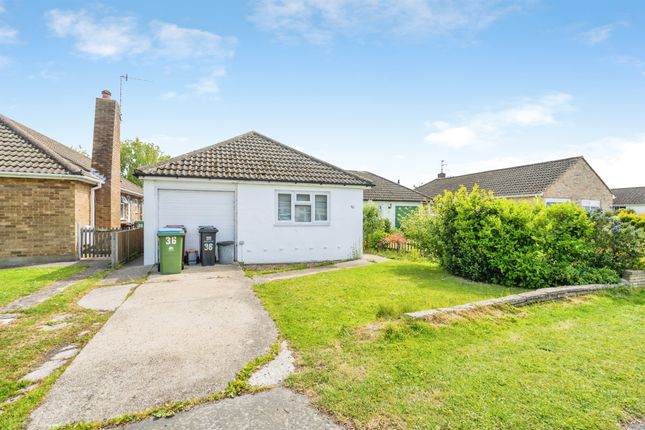 3 bed property, in Fairlands, £270,000