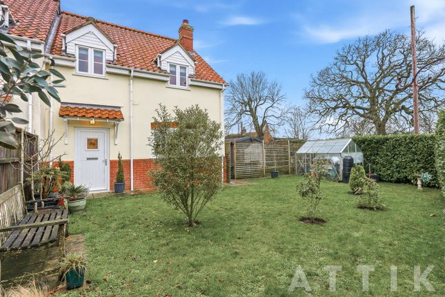 3 bed property, in Well Hill, £290,000