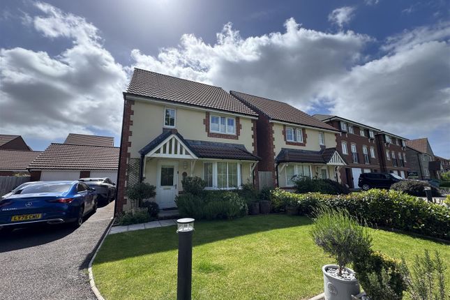 4 bed property, in Dormouse Place, £425,000