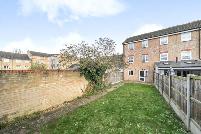 4 bed property, in Parkinson Drive, £435,000