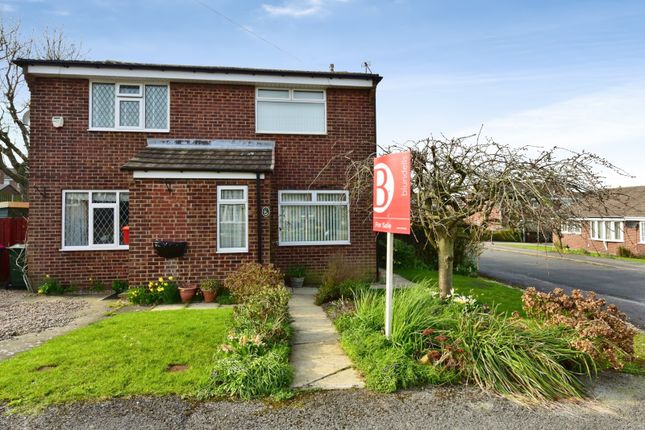 2 bed property, in Greenfield Gardens, £150,000