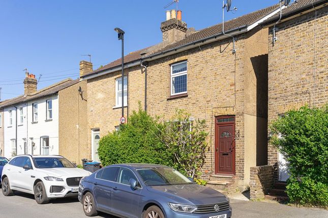 2 bed property, in Bynes Road, £375,000