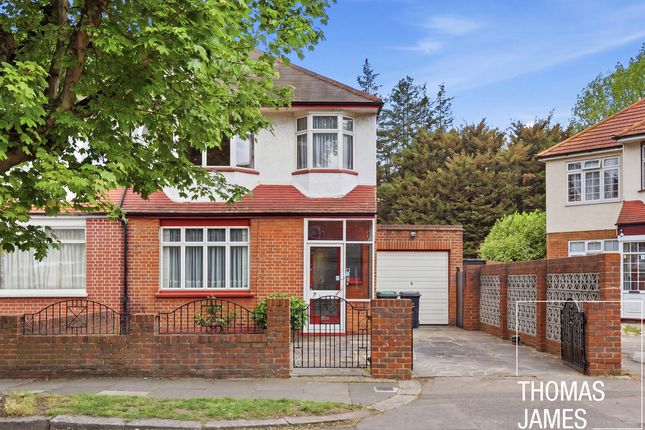 3 bed property, in Hereward Gardens, £675,000