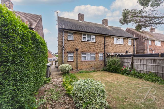 2 bed property, in Recreation Road, £110,000