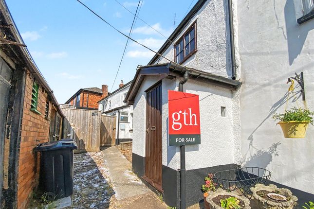 2 bed property, in Exeter Road, £135,000