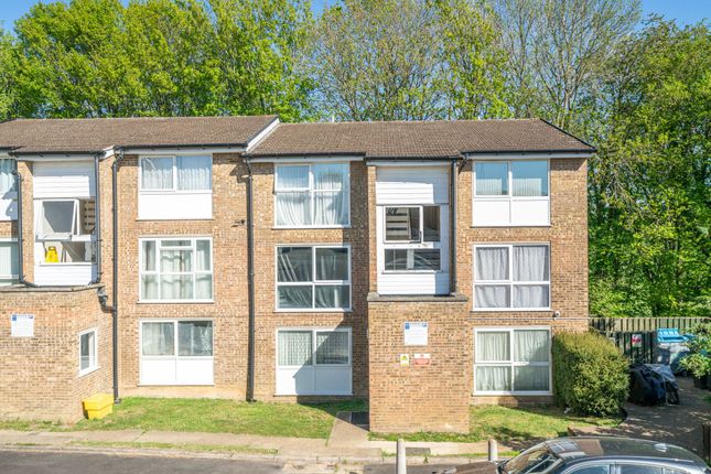 1 bed property, in Tattershall Drive, £120,000