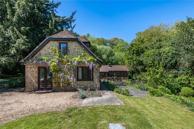 6 bed property, in Bedham, £1,395,000