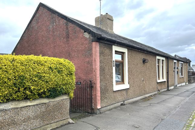 2 bed property, in Glasgow Road, £120,000
