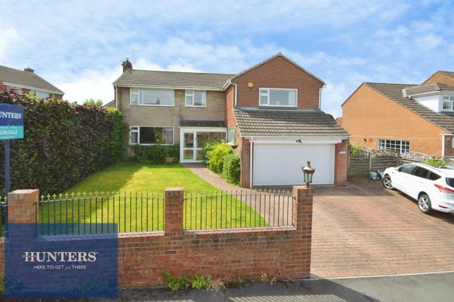 4 bed property, in Harehill Crescent, £475,000