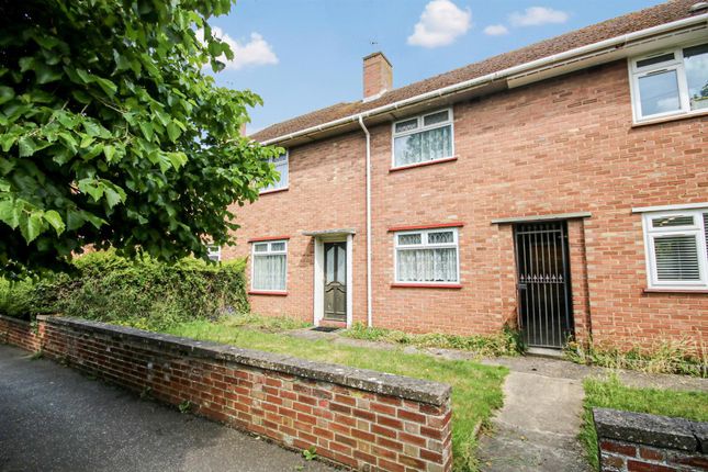 3 bed property, in Friends Road, £290,000