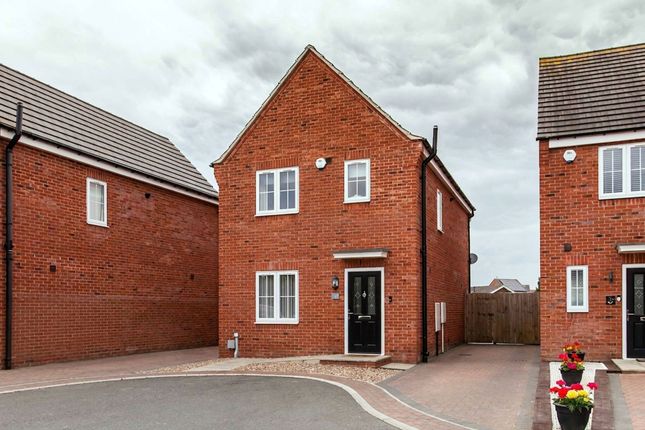 3 bed property, in Meadows Walk, £249,950