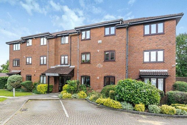 2 bed property, in 9 Goodwood Close, £340,000