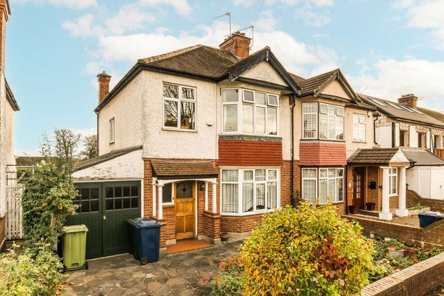 3 bed property, in Melbury Avenue, £825,000