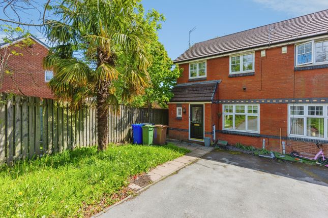 3 bed property, in Chapel Drive, £240,000