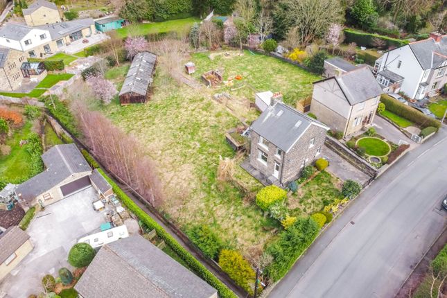 3 bed property, in Oakes Lane, £600,000