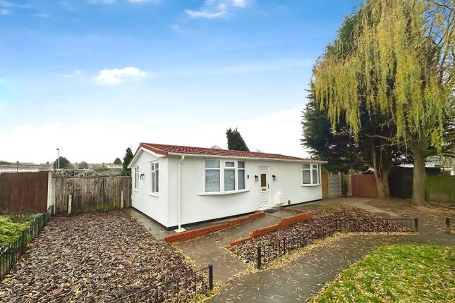 2 bed property, in Lincoln Green, £150,000