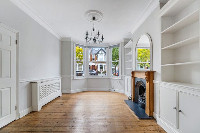 3 bed property, in Murray Road, £865,000