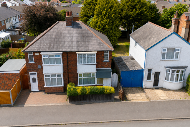 2 bed property, in Ireton Road, £220,000